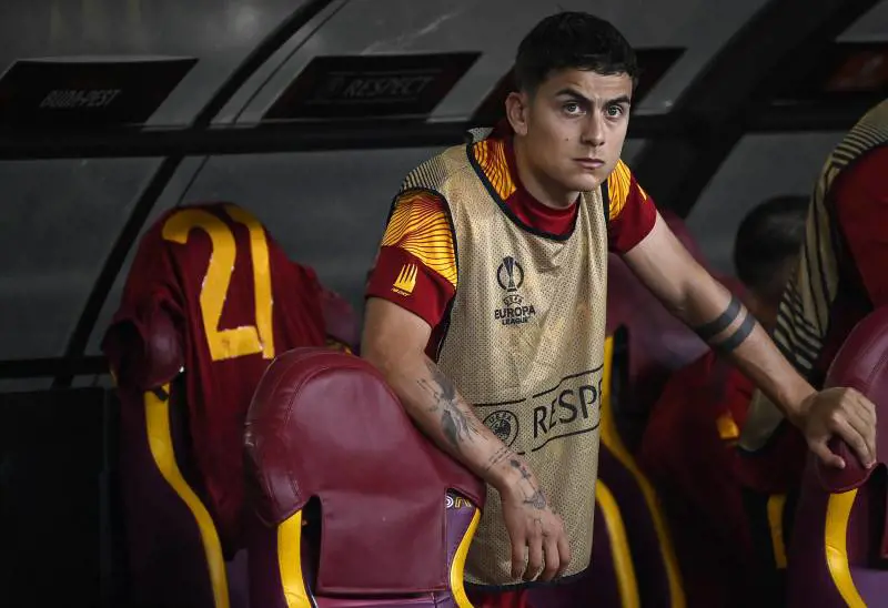 Mou e l'ossessione Dybala nella corsa a un altro trofeo