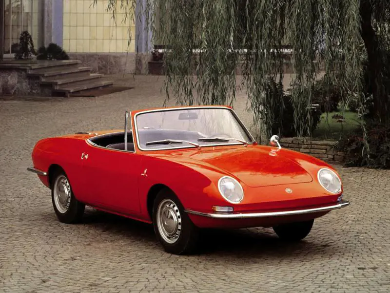 Fiat 850 Spider, spensieratezza a cielo aperto