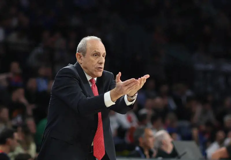 Voigtmann è in palla e l'Olimpia. Milano si trasforma in uno schiaccia... Sassari