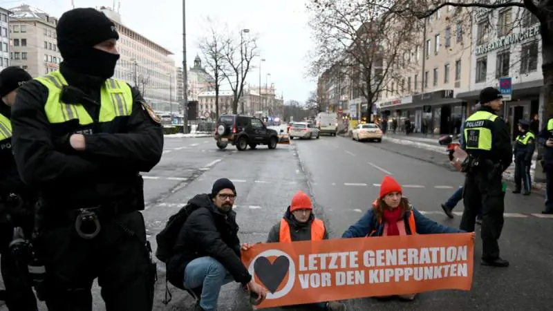 Sabotaggi, vandalismo e occupazioni: l'escalation degli ecovandali