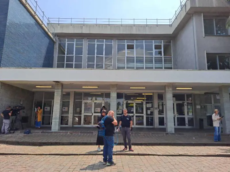 "Addolorata e basita". Le prime parole della prof dopo l'accoltellamento