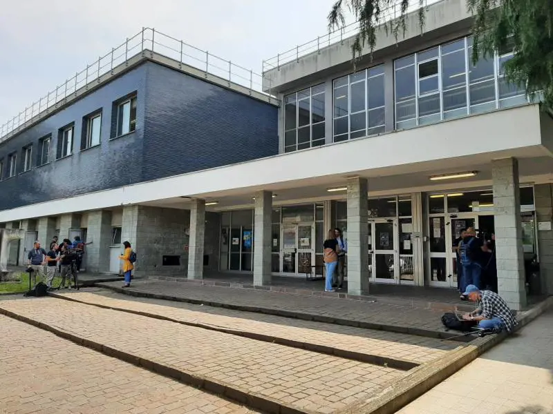 Accoltellò la prof: 16enne bocciato. Ma la famiglia: "Faremo ricorso"