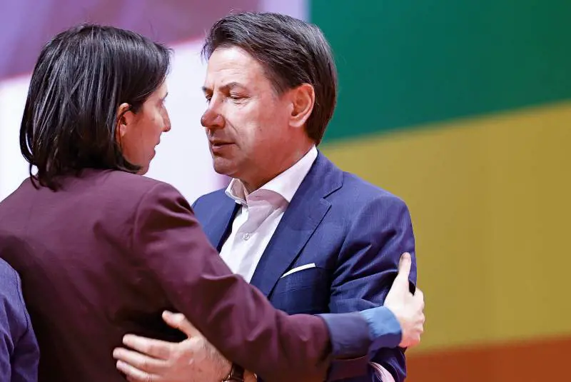 Schlein rincorre Conte. Ma le prove di campo largo sono un flop