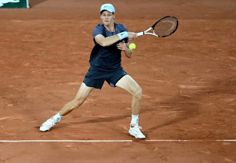 Roland Garros: Sinner e il debutto vincente sulla terra rossa di Parigi