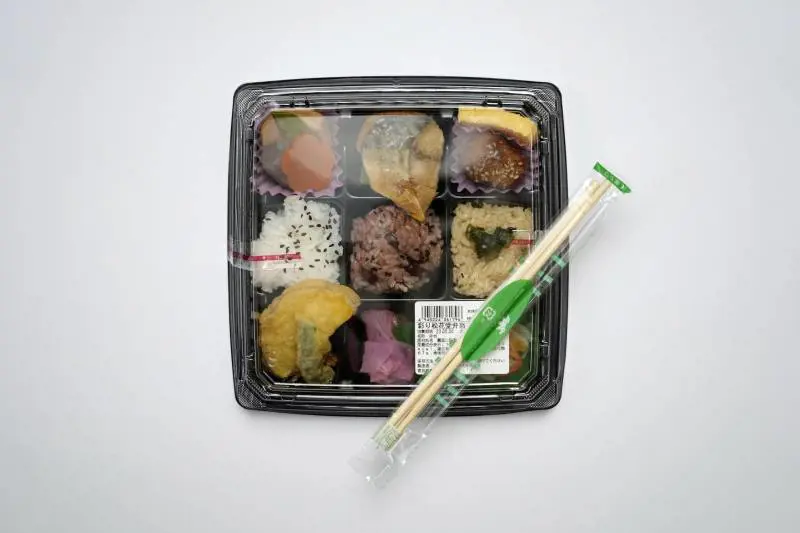 Il Giappone e l'Omotenashi: cosa c'è dietro l'ossessione nipponica per la plastica