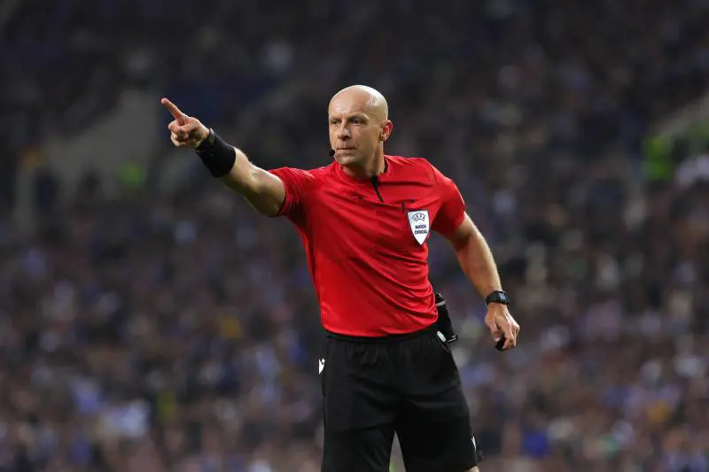 Bufera su Marciniak, la Uefa lo "perdona": arbitrerà Manchester City-Inter