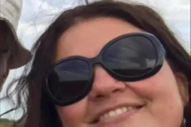 Accoltellò la prof in classe. Il 16enne ai servizi sociali 