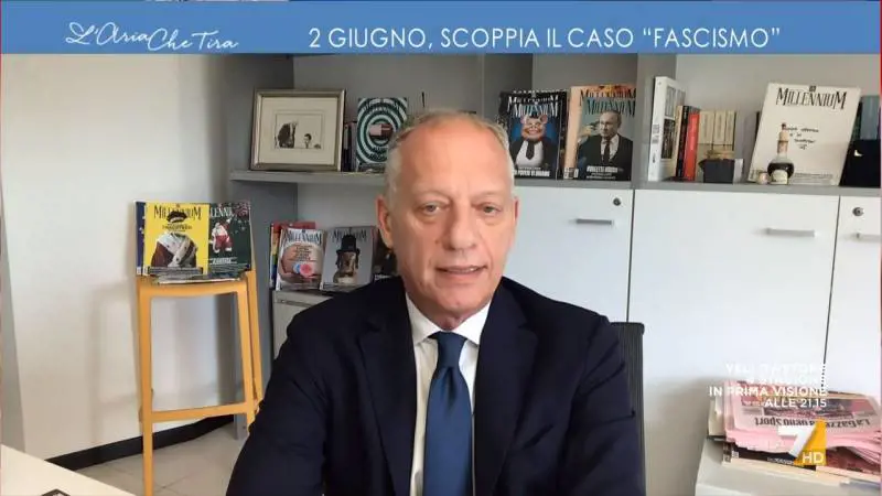 "Come al bar…". Gomez sotterra Murgia e Saviano