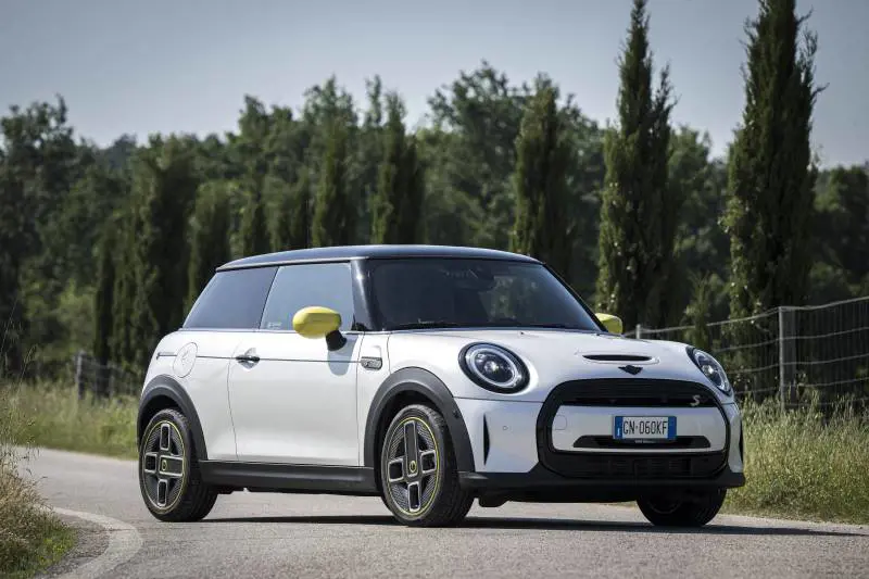 Mini Elettrifigata: nuova edizione speciale della piccola anglo-tedesca elettrica
