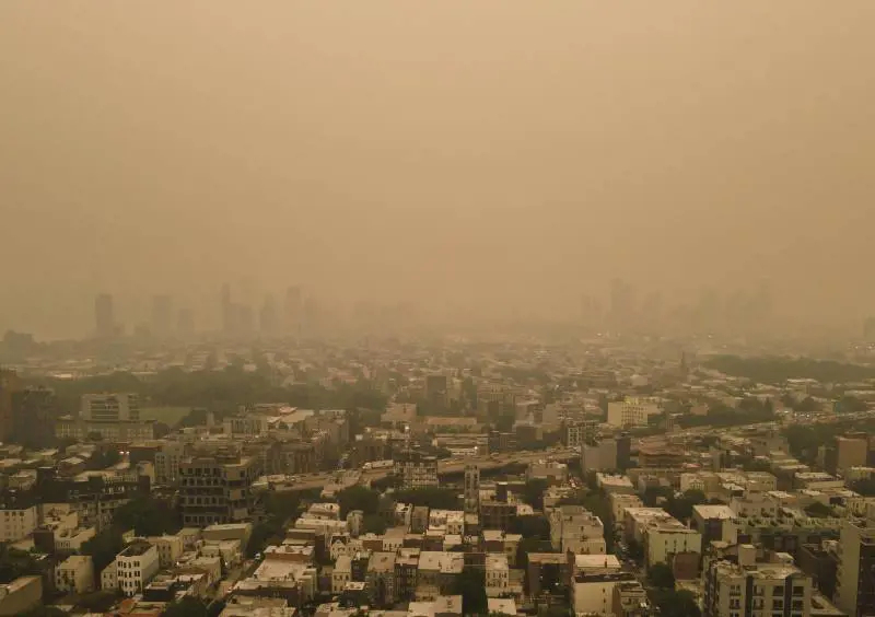 Fumo dal Canada, così New York e gli Usa "soffocano": "110 milioni di persone a rischio":