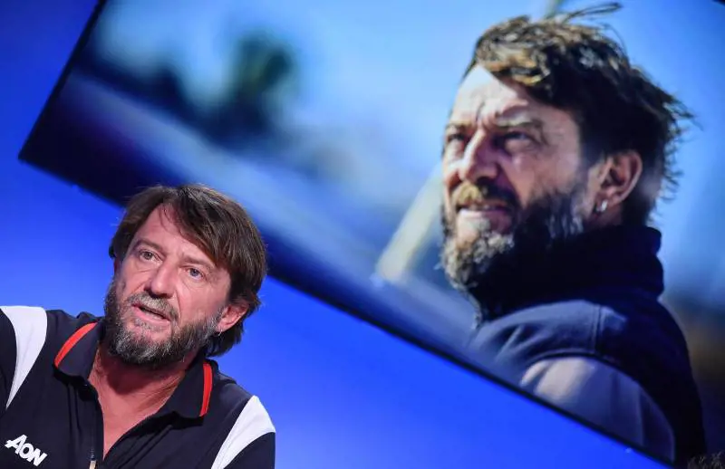 "AroundTheBlu": Giovanni Soldini e il giro del mondo per proteggere il mare
