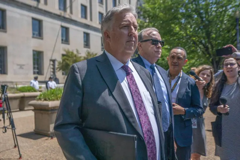 "Indagine sui dossier riservati": nuova tegola giudiziaria contro Donald Trump