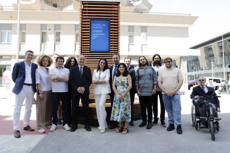 Inaugurata a Bari la "foresta urbana": ecco City Tree, il progetto anti inquinamento di JTI e Save the Planet