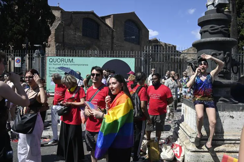 Roma versa nel degrado, ma Gualtieri pensa solo ai diritti Lgbt