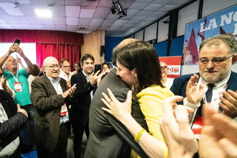 "Ci sarò da semplice iscritto". Bersani riprende la tessera del Pd e avvisa Schlein