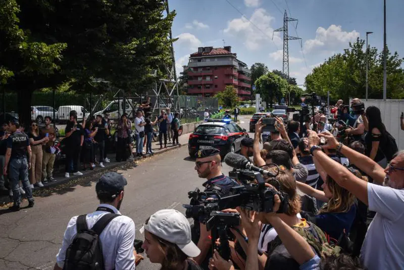 Una città commossa fra lacrime e ricordi: "Non se ne fa un altro..."