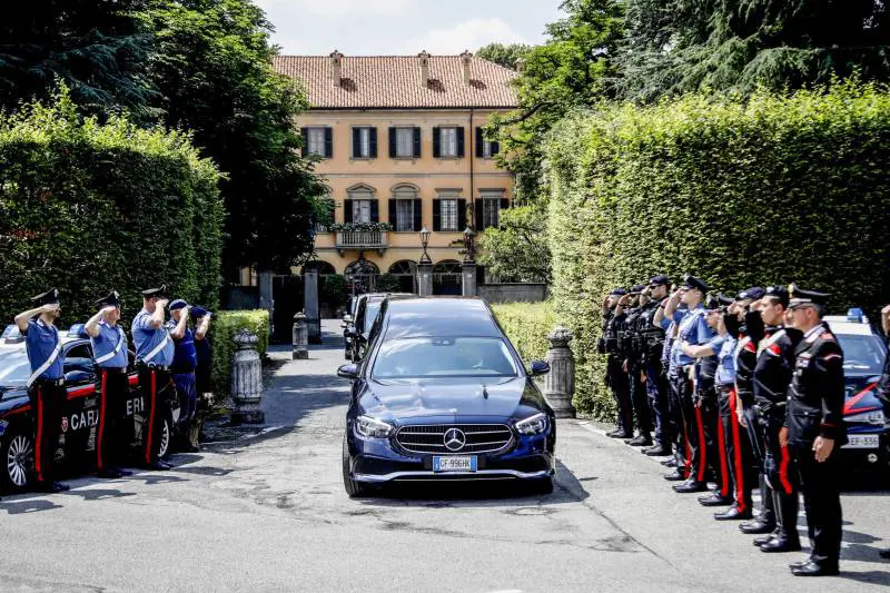 Da Arcore al Duomo tra gli applausi: quell'ultimo viaggio nella sua Milano