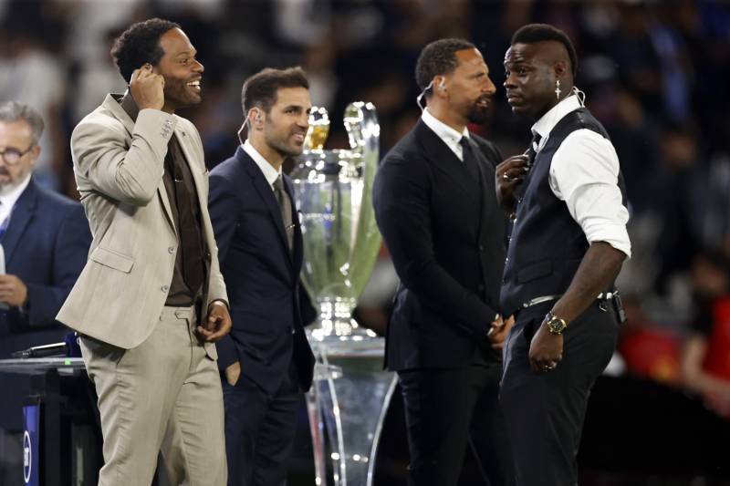 Balotelli Fabregas Champions finale Fotogramma