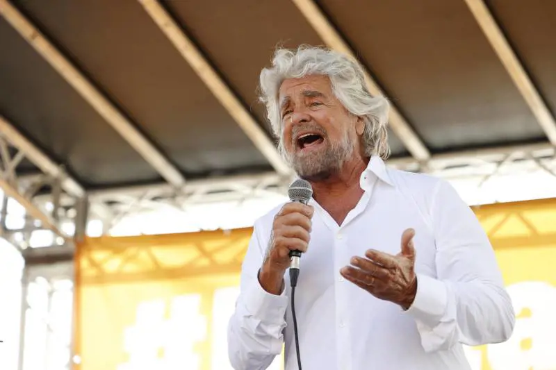 Il ricovero di Beppe e il gelo dei 5 Stelle