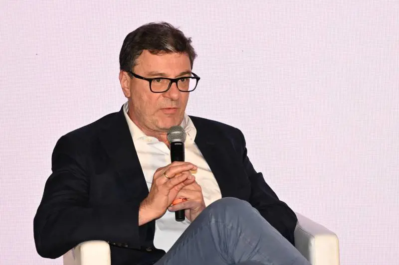 L'allarme di Giorgetti: "Manovra complicata, non si può fare tutto. Pensioni irriformabili con la denatalità"