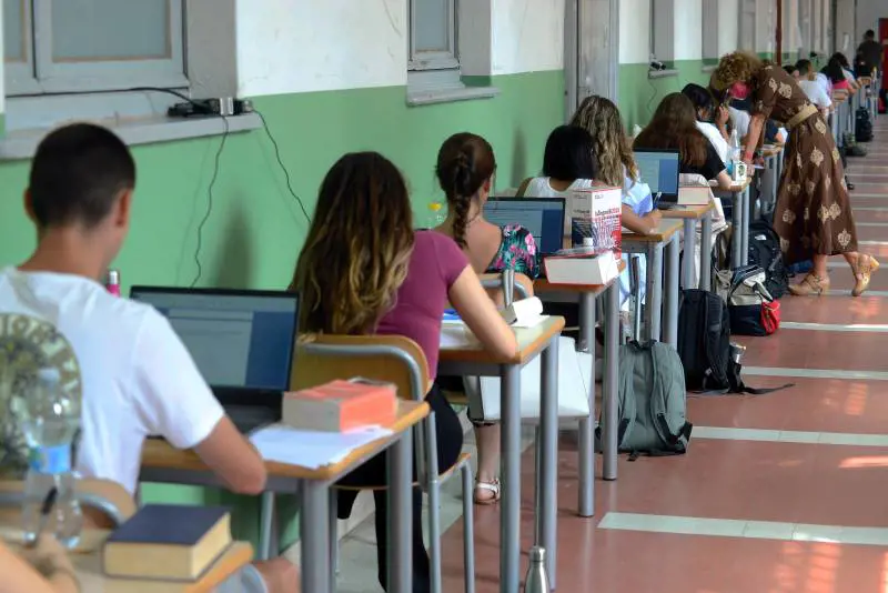 Quasimodo, Moravia, Piero Angela: al via la maturità 2023 con la prova di Italiano