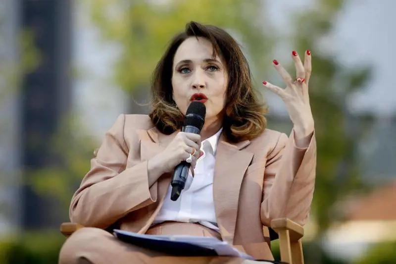 "I mancini sono degli arricchiti". Chiara Francini spara a zero dopo i "sinistri"