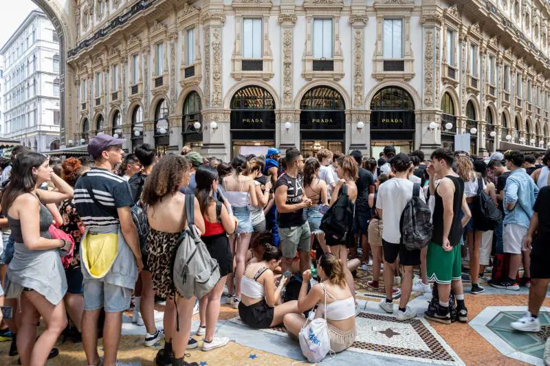 Con Fedez un altro concerto in Duomo. La rabbia dei commercianti in centro