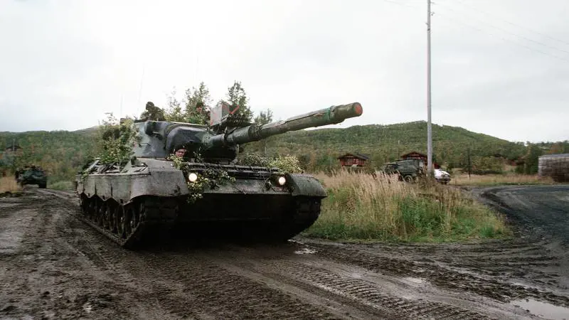 "È stato colpito...": il giallo sul Leopard con equipaggio tedesco