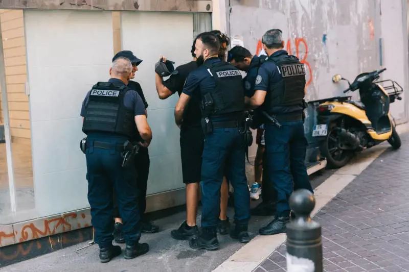 L'escalation delle armi e i nuovi focolai: perché non si spegne la rivolta in Francia