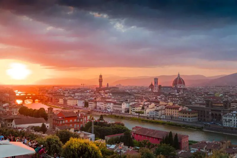 Firenze, stretta "Airbnb". Basta nuovi affitti in centro