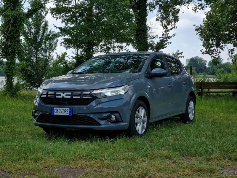 Dacia Sandero Streetway GPL: oltre 1.000 km di autonomia per la citycar da soli 12.500 euro