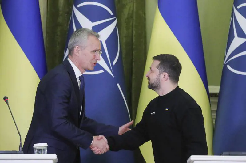 "Ucraina nella Nato cedendo territori". La proposta scatena l'ira di Kiev
