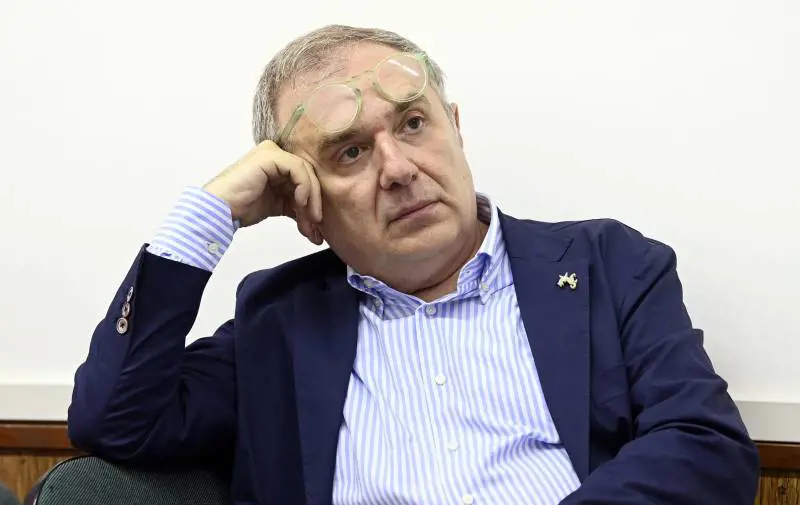 Scatta subito la difesa della magistratura. Anm invoca la privacy su un fatto pubblico