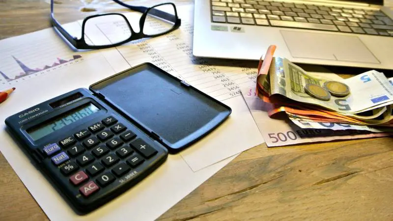 Tasse, ecco come funziona la ritenuta d’acconto