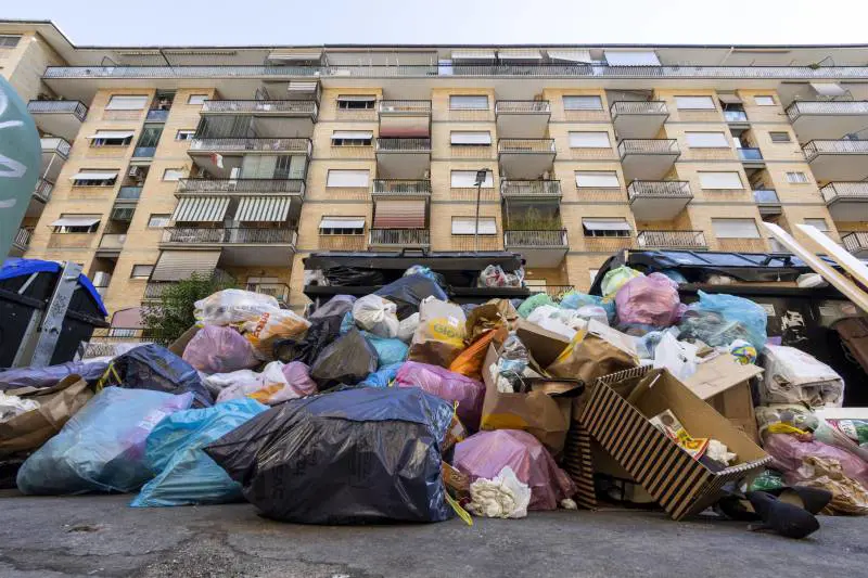 Sindaci rossi (di vergogna)