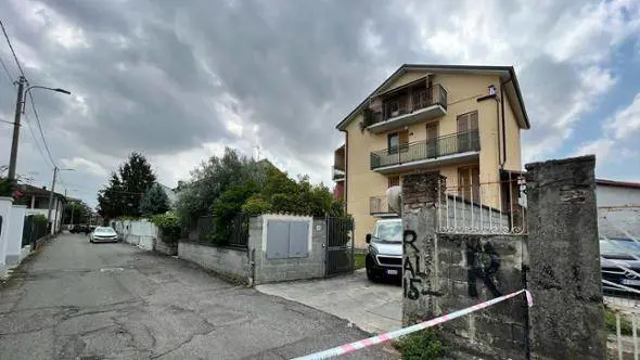 Strozza il figlio di un anno: "L'ho ucciso"