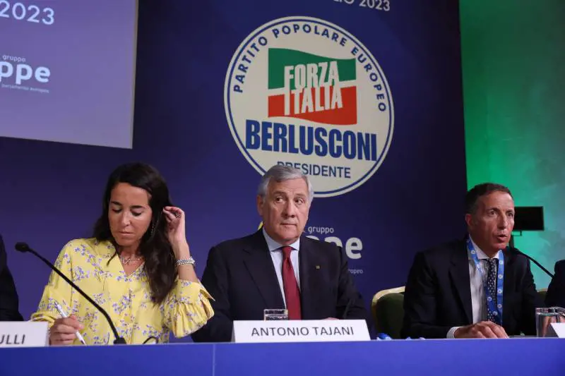 Il partito ridisegna la sua fisionomia. E va sciolto presto il nodo del simbolo