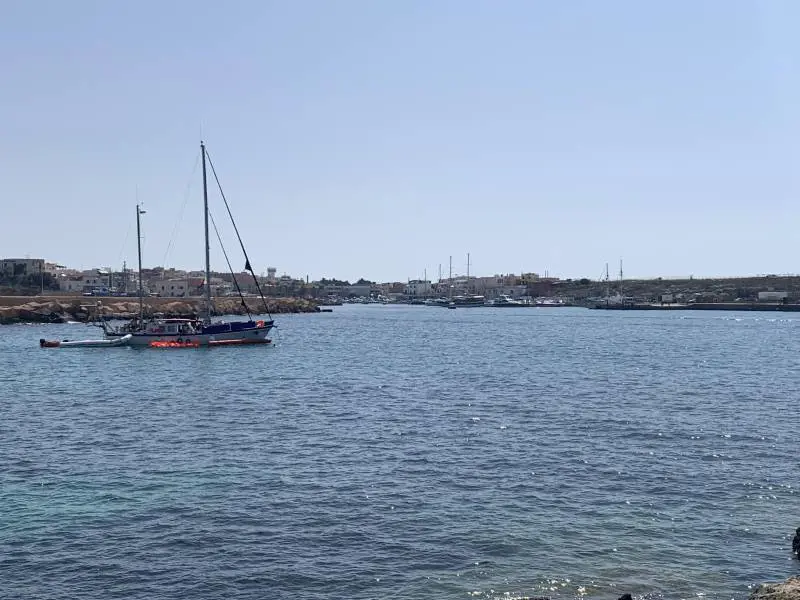 Migranti, lo stratagemma dell'Ong tedesca (e Lgbt) per aggirare i decreti
