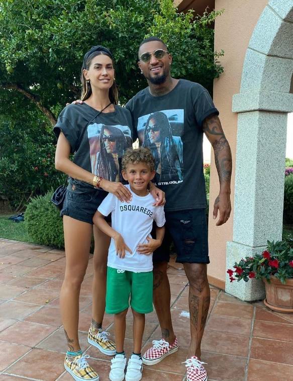 2020, la foto di famiglia con la quale Melissa Satta e Boateng hanno annunciato il divorzio.