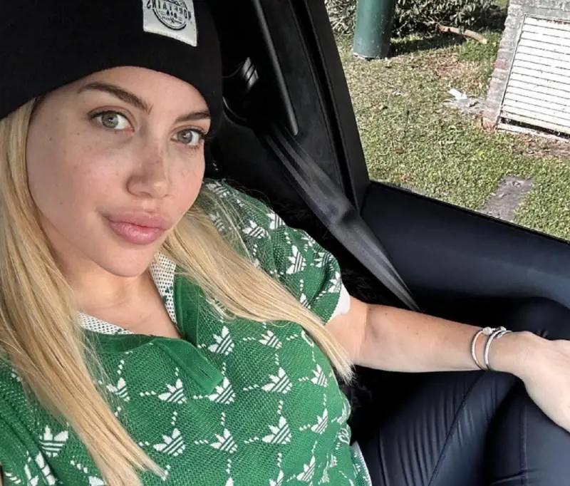 Le foto sui social, le lacrime, la rivelazione: cosa sappiamo sulla malattia di Wanda Nara