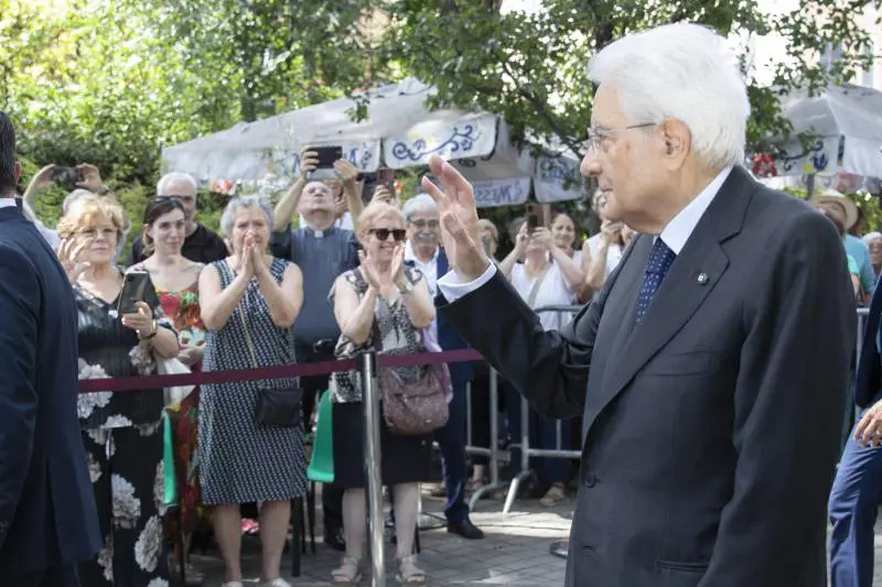 Il ritorno di Mattarella per un bagno di folla al Meeting di Rimini. "Restare uniti sui problemi reali"
