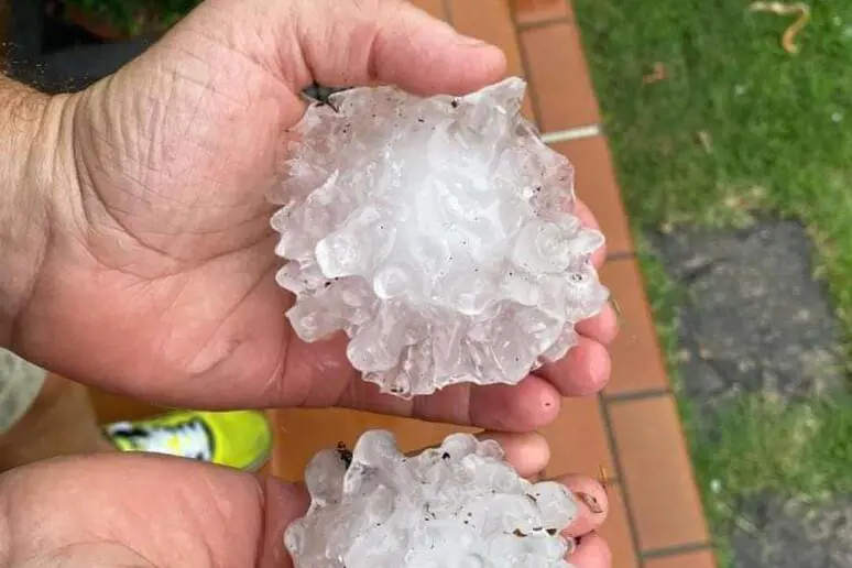 Maltempo in Veneto: agricoltura devastata e feriti. Un giovane in prognosi riservata