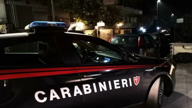 Strattonata e picchiata al rientro dal lavoro: l'aggressione choc alla studentessa a Milano