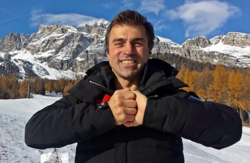 Kristian Ghedina, foto @atletialtuofianco per la lotta contro il cancro