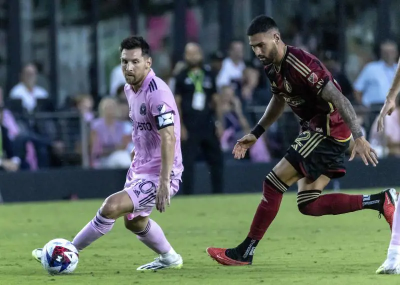 Da Leo Messi a Morata: gli acquisti "big" del calcio. Ecco quanto guadagnano