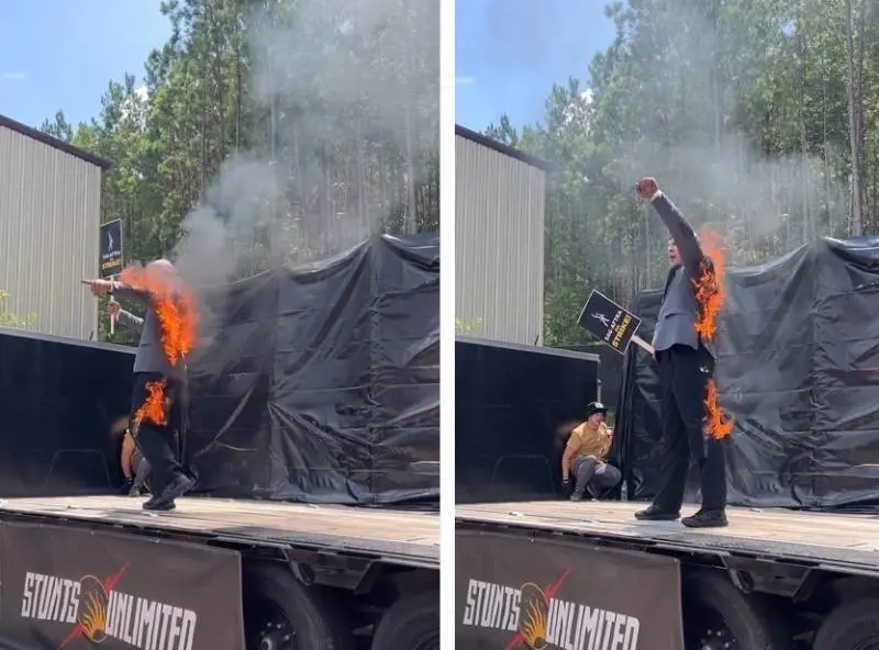 Hollywood, la protesta della controfigura di Harrison Ford: si dà fuoco sul palco