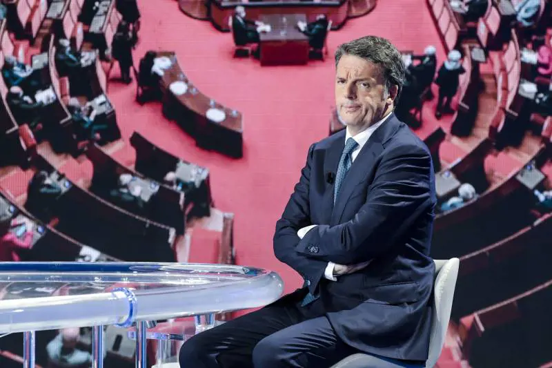 “Facciamo un dibattito sul Jobs Act”. Renzi lancia la sfida a Schlein