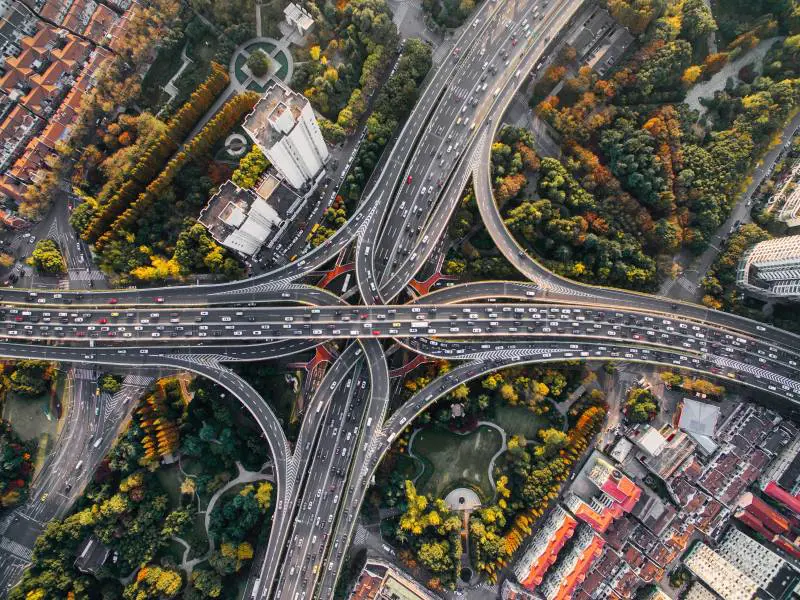 Il "Green deal" Ue ora scricchiola: dall'auto alle case corsa a cambiare le misure suicide
