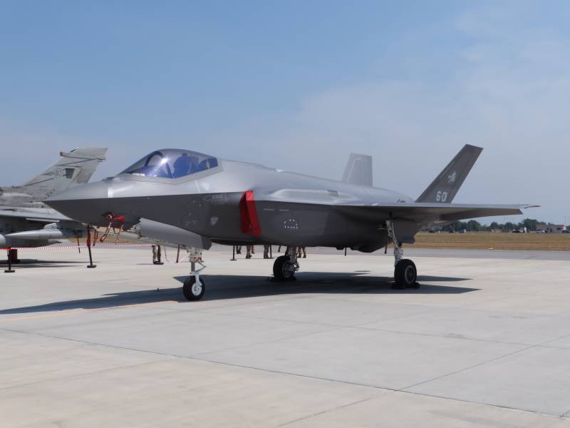 Tensione nei cieli dell'Estonia: due F-35 italiani intercettano un aereo russo