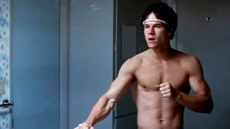 Boogie Nights, risse sul set, licenziamenti e protesi: la verità sul film